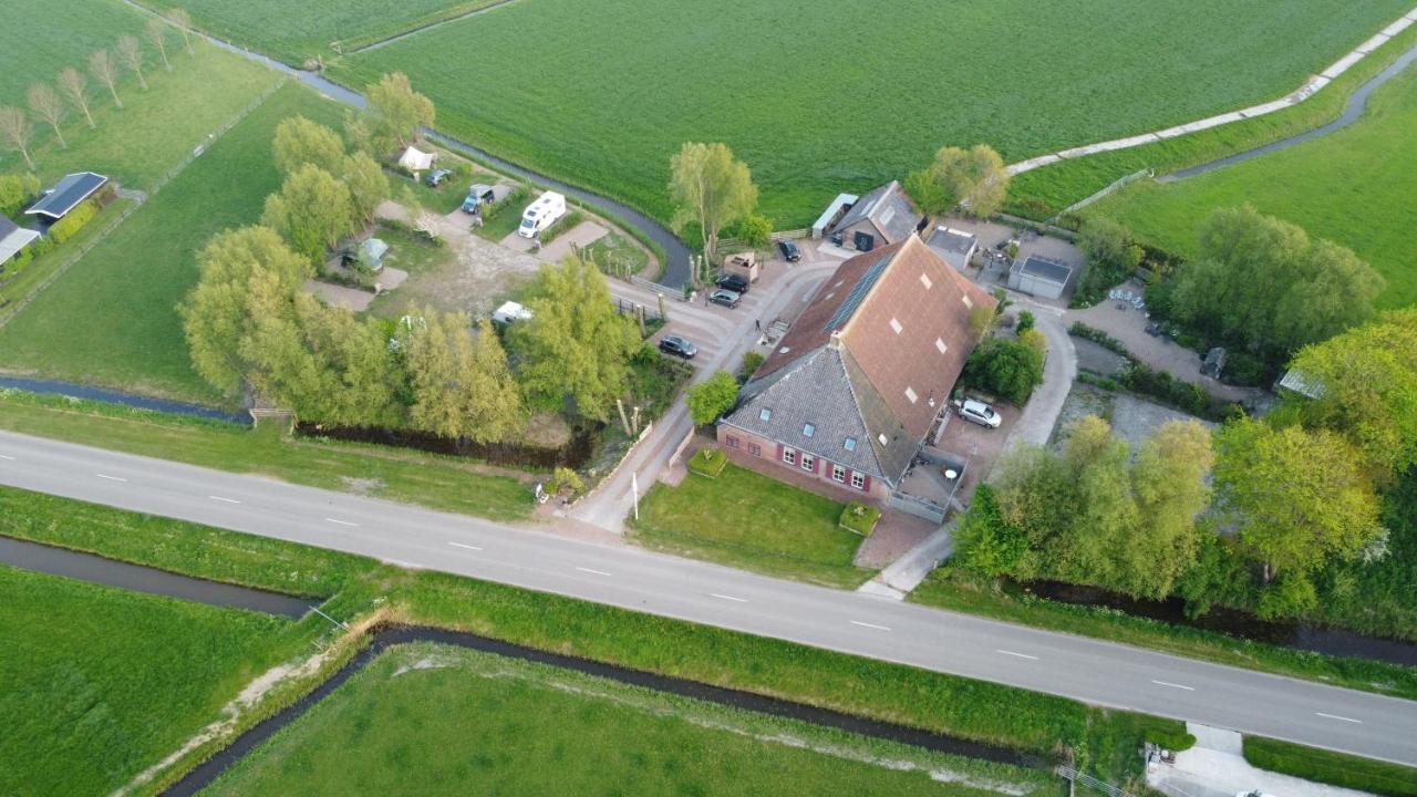 Bed And Breakfast De Salix Hitzum Exterior foto