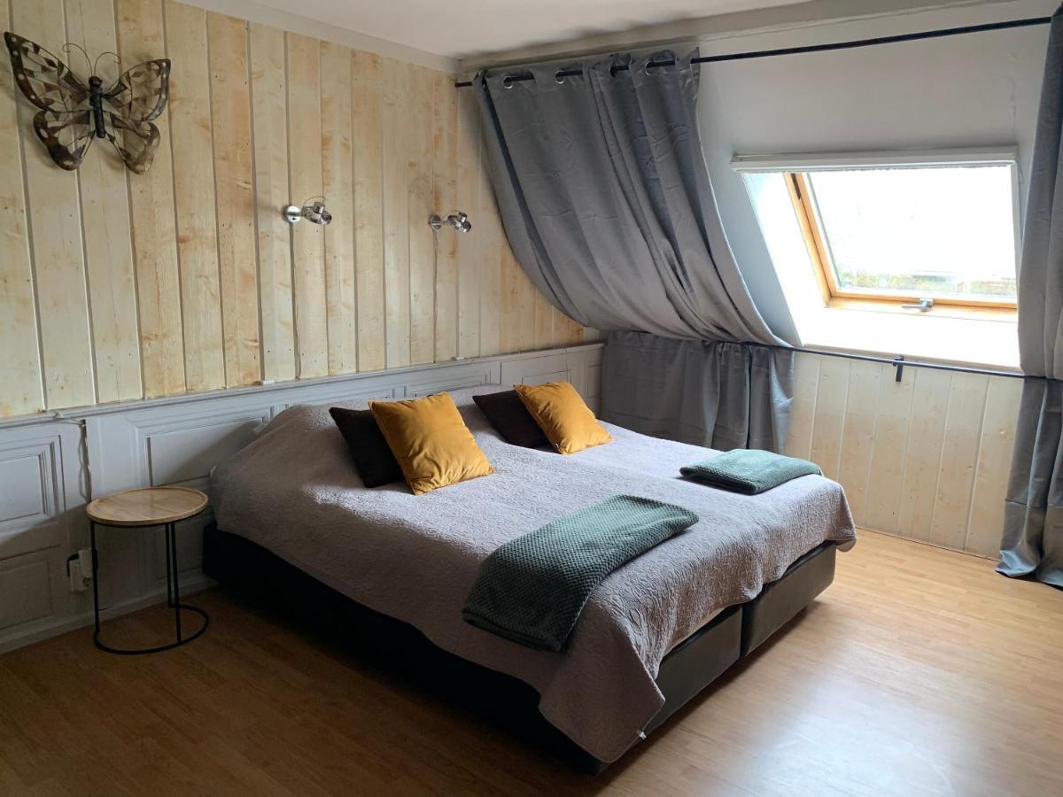 Bed And Breakfast De Salix Hitzum Exterior foto