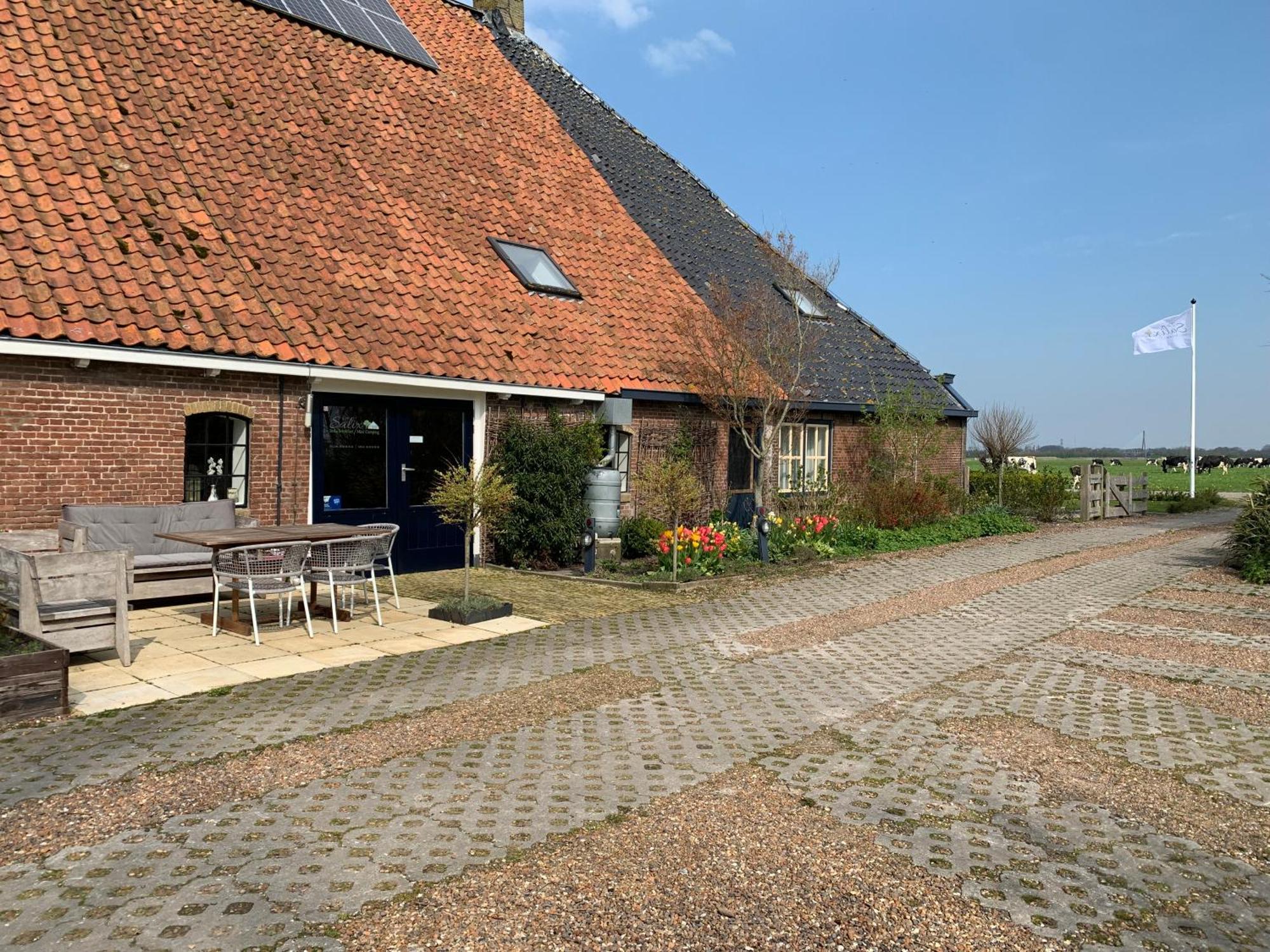 Bed And Breakfast De Salix Hitzum Exterior foto