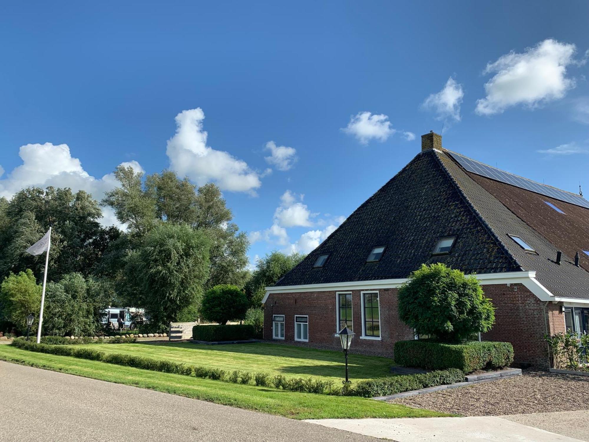 Bed And Breakfast De Salix Hitzum Exterior foto