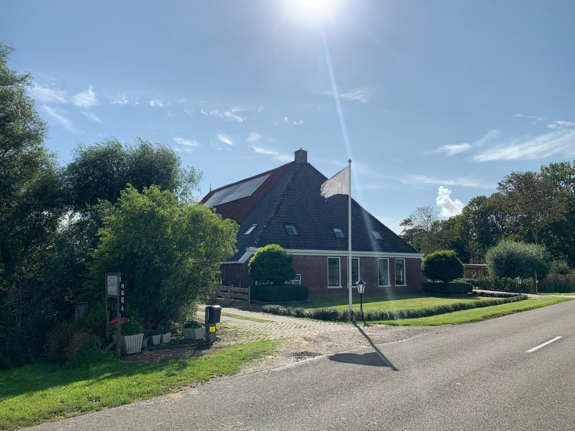 Bed And Breakfast De Salix Hitzum Exterior foto
