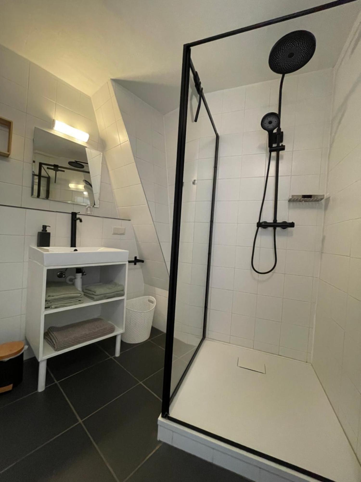 Bed And Breakfast De Salix Hitzum Exterior foto